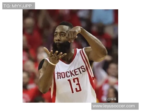 哈登半场表现亮眼三投两中助攻9次助力球队进攻展现全能风采