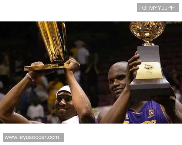 湖人队史半场30表现回顾科比领衔詹姆斯奥尼尔共鸣