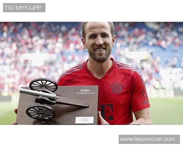 前曼联助教愿以一只手换凯恩加盟但对其巅峰期表示担忧