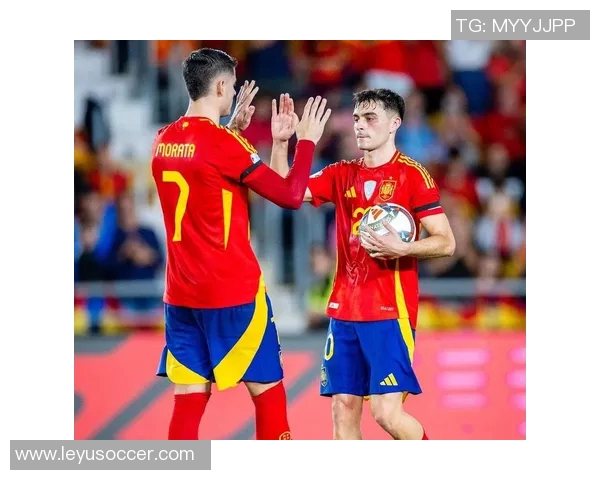 佩德里社交媒体分享与阿尔巴合照表达敬意感慨并肩作战的荣幸 佩德里社交媒体分享与阿尔巴合照表达敬意感慨并肩作战的荣幸