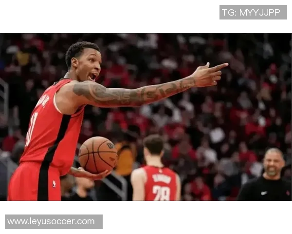 小贾巴里史密斯精彩反击轻松双手扣篮震撼全场展现超强实力